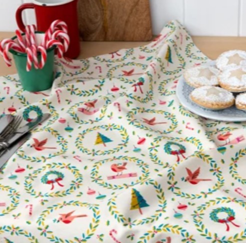 Christmas Robins Tea Towel | Festive 100% Cotton Kitchen Towel