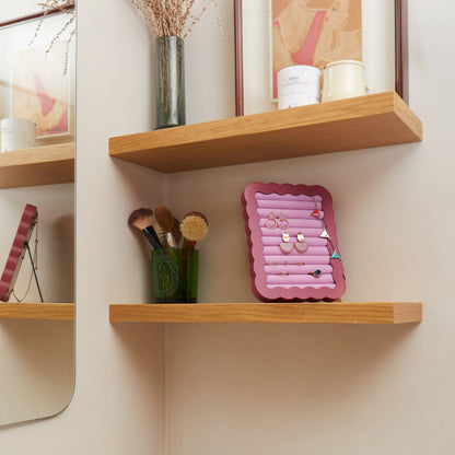 Wavy Jewellery Frame in Pink